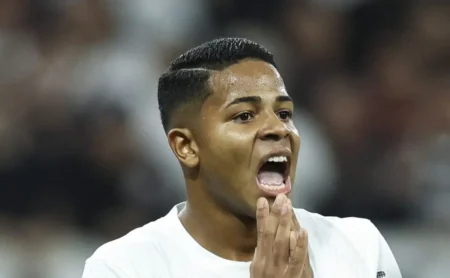 José Boto reprova e Flamengo desiste de Wesley, ex-Corinthians