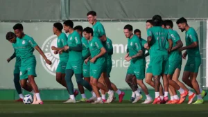 Palmeiras finaliza preparação e conta com reforços para duelo contra o Bragantino