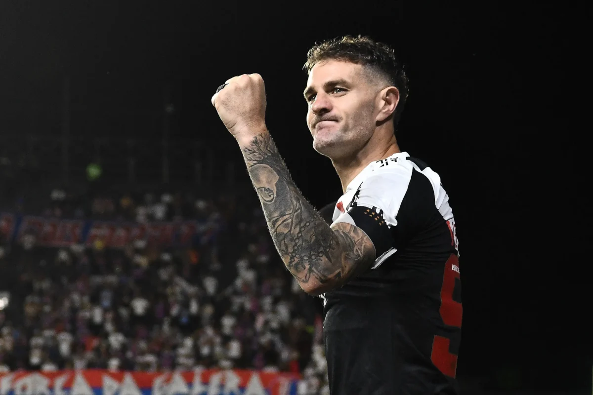 Vegetti assume artilharia do Brasileirão e revela previsão de Diniz no Vasco: "Faremos muitos gols", disse o atacante