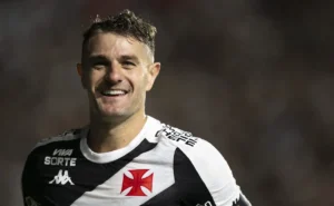 Vegetti Avalia Desempenho de Diniz no Vasco e Alerta Sobre Acomodação
