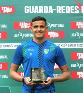 Promessa do Flamengo ascende com Tondela à elite portuguesa em papel de destaque: "Para sempre na história"