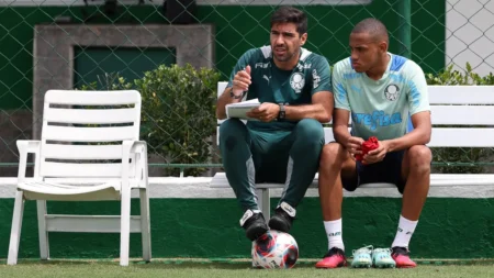 Jhon Jhon reencontra o Palmeiras: a conversa com Abel e a Lei do Ex no Bragantino.