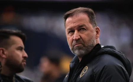 Corinthians busca reforços, mas reforça: "Orçamento é prioridade"