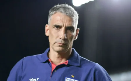 Vojvoda fala após Vasco 3 x 0 Fortaleza: "Faltou eficácia"