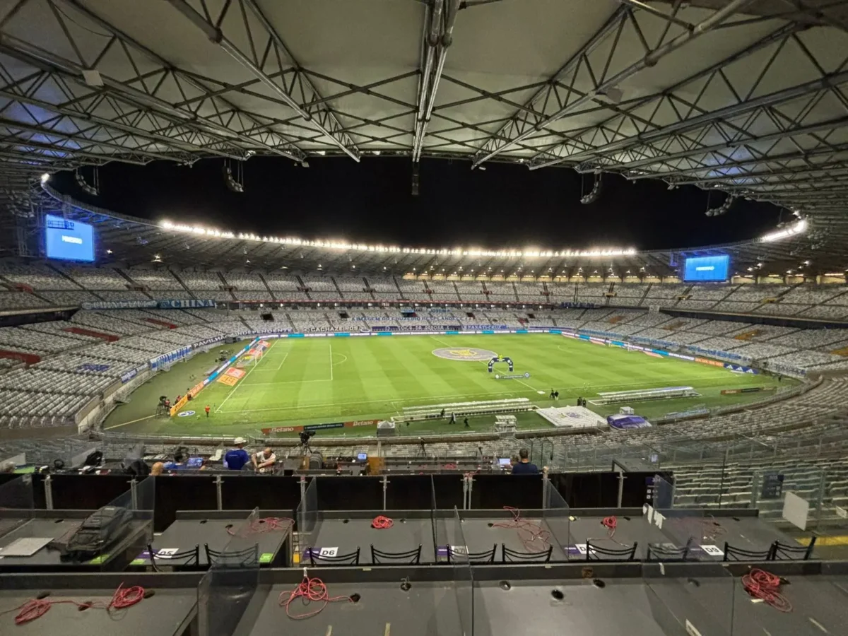 Cruzeiro e Palmeiras: Duelo com torcidas divididas e sem restrições, entenda