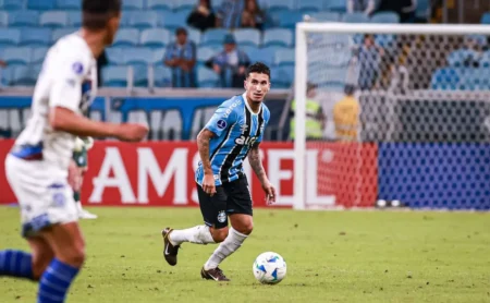 Dodi critica pênalti do São Paulo e acusa: “Sempre prejudicam o Grêmio”