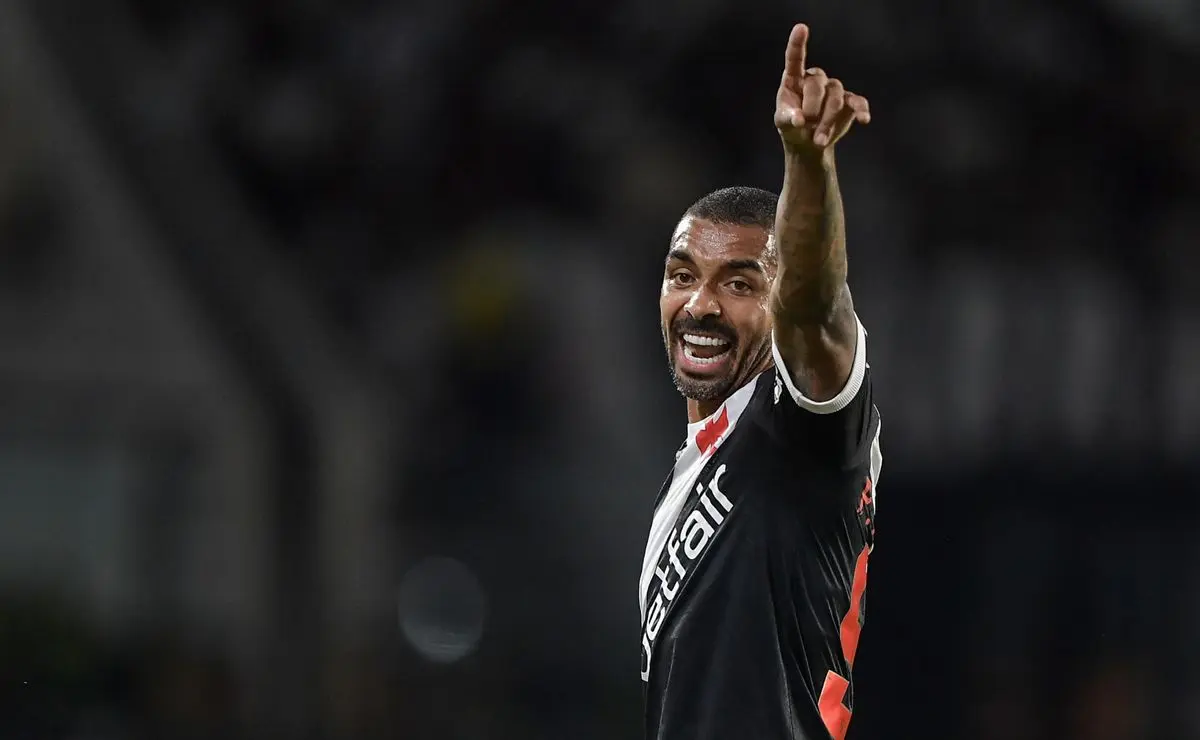 Paulo Henrique analisa início de Fernando Diniz no Vasco: "Poucos treinos, porém..."