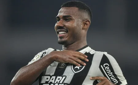 Cuiabano Celebra Transformações Extracampo e Brilha no Botafogo