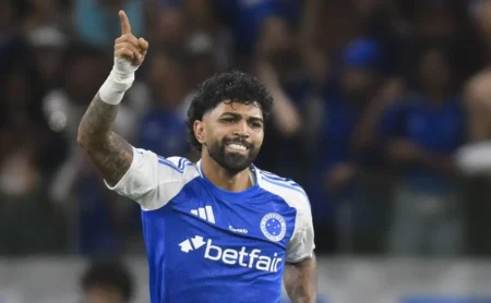IA prevê: Cruzeiro de Gabigol vence Atlético-MG por 2 a 1 no Brasileirão Betano.
