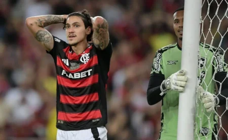 Flamengo escorrega contra o Botafogo e Palmeiras amplia liderança no Brasileirão Betano