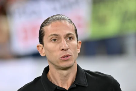 Filipe Luís critica calendário por falta de Arrascaeta no Flamengo: "Menos de 72h para recuperação"