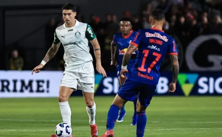 Palmeiras vence Bragantino fora e esquenta disputa no Brasileirão Betano 2025