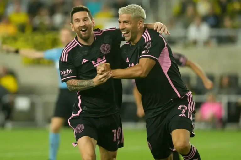 Suárez e Messi Fundam Clube de Futebol no Uruguai