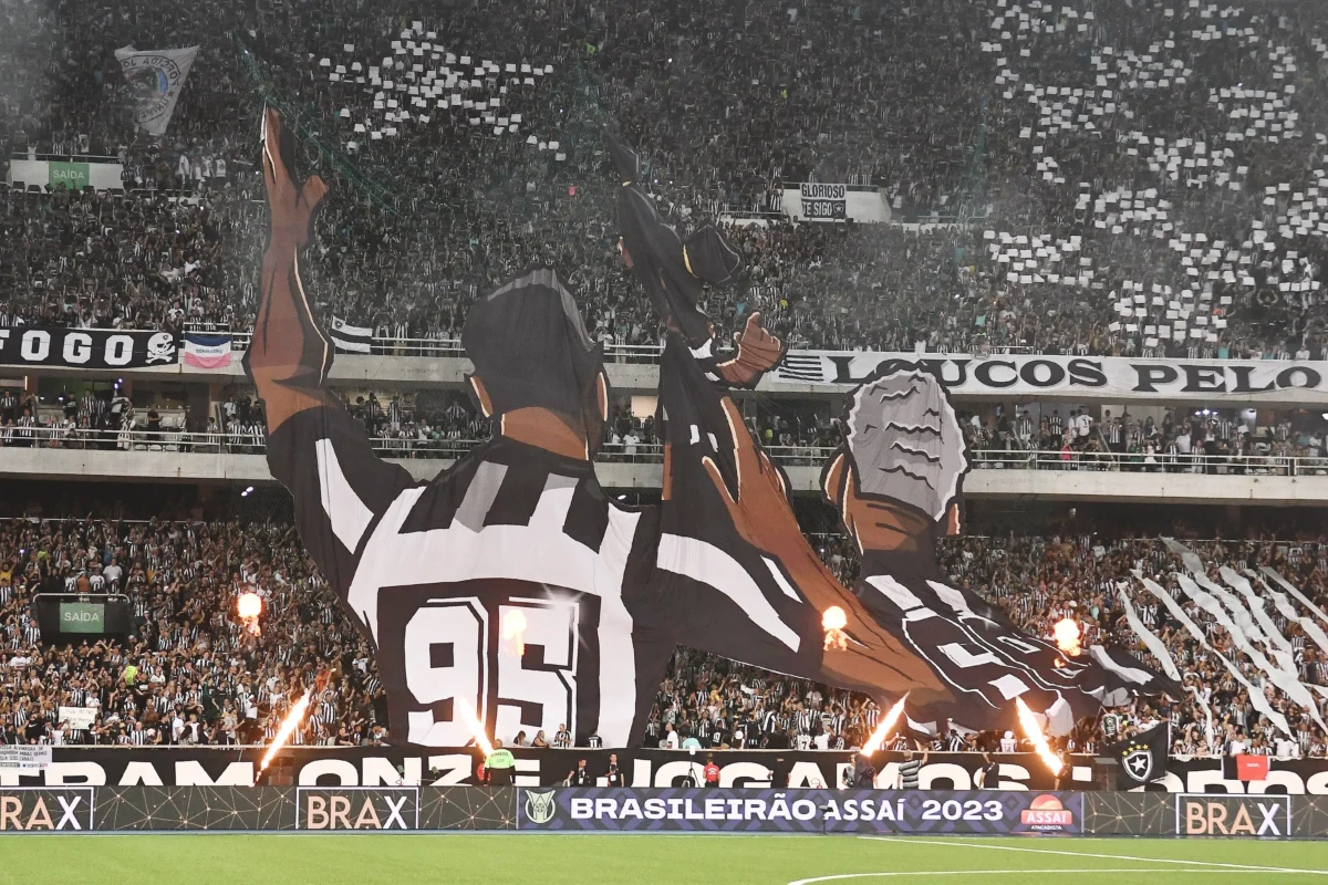 Botafogo Finaliza Venda de Ingressos para Jogo contra La U e PM Reforça Segurança