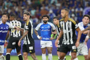 Análise: Cruzeiro domina ofensivamente, cria chances, mas jejum persiste no clássico