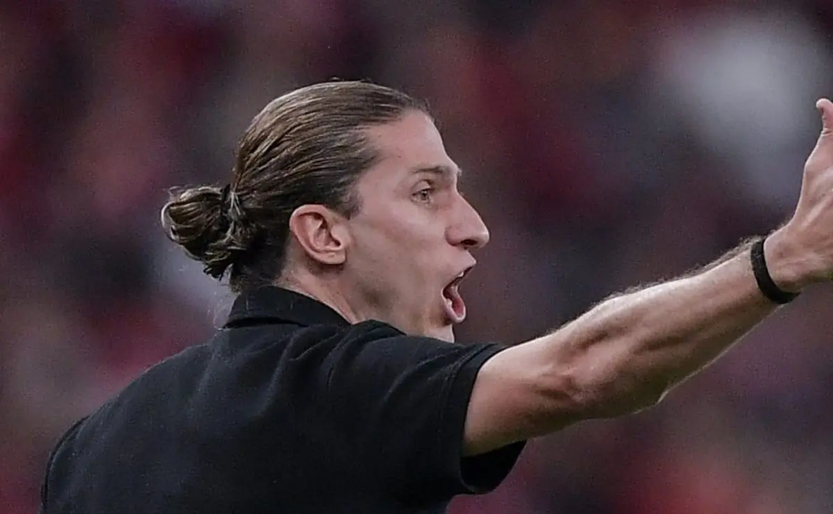 Filipe Luís exalta Botafogo e credita a Renato Paiva o bom desempenho da equipe