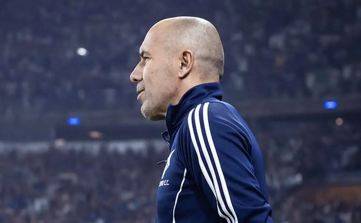 Jardim exalta torcida do Cruzeiro e traça paralelo com clubes europeus: “Por isso escolhi o Brasil”