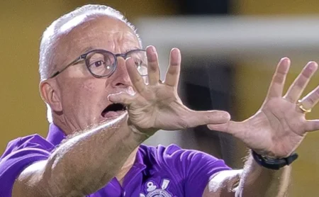 Dorival Júnior justifica escolhas no Corinthians com elogios a Soteldo, do Santos: “Muito perigoso”