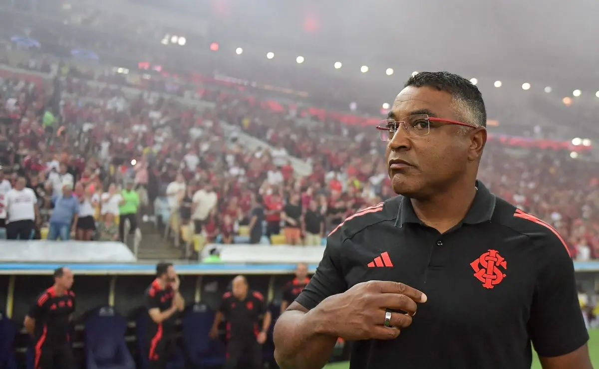 Críticas a Roger Machado no Internacional acendem alerta no Beira-Rio.