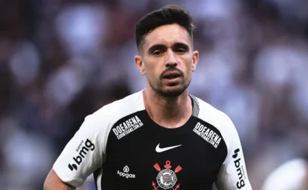 Coronado quebra o clubismo e tece elogios ao Santos de Cléber Xavier: "Muito organizado"