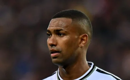 Wallace Solicita Retorno ao Grêmio, Mas Alberto Guerra Nega Negociação, Informa Jornalista