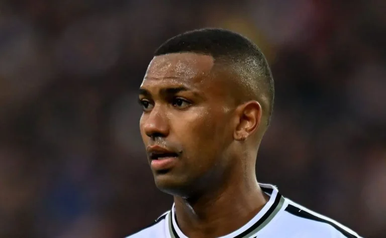 Wallace Solicita Retorno ao Grêmio, Mas Alberto Guerra Nega Negociação, Informa Jornalista