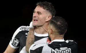 Vegetti perto de sua temporada de maior sucesso em gols
