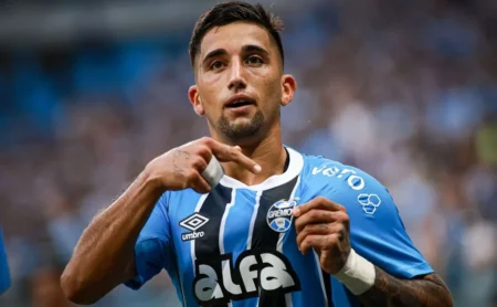 Empresário humilha Kike Olivera, do Grêmio, com compra de Louis Vuitton para esposa e mãe.