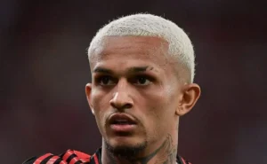 Flamengo vende Wesley antes do Mundial e busca reforços de destaque