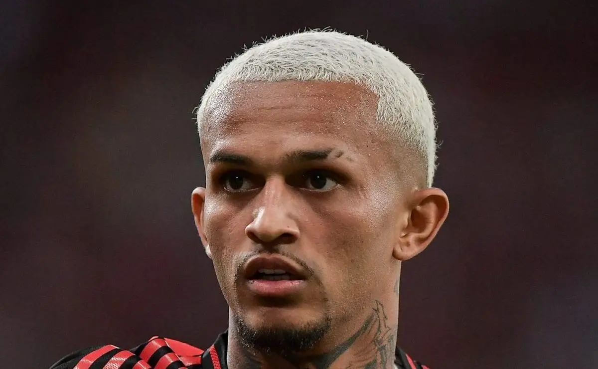 Flamengo vende Wesley antes do Mundial e busca reforços de destaque