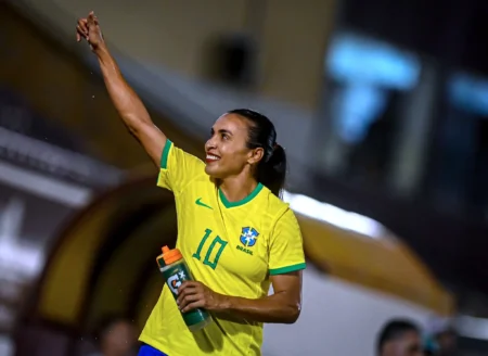 Marta é consagrada a melhor jogadora da história pela IFFHS