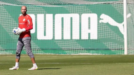 Palmeiras mantém Marcelo Lomba e freia negociação por Gabriel Grando, do Grêmio