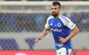 Fabrício Bruno em destaque nos jogos recentes do Cruzeiro.