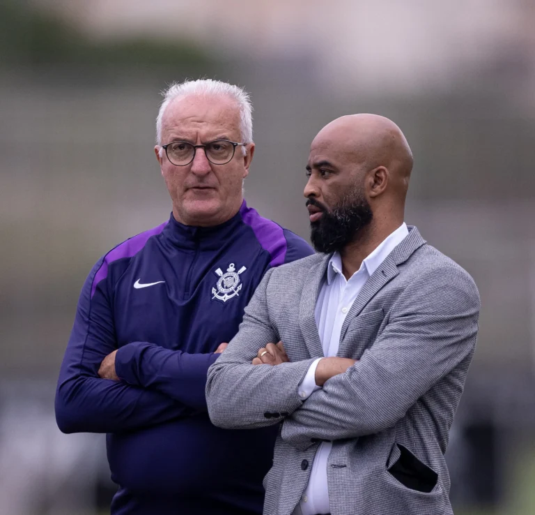 Presidente interino corintiano conversa com Fabinho Soldado e confirma permanência