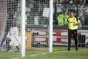 Provável escalação do Vasco: Diniz define time para jogo da Copa do Brasil