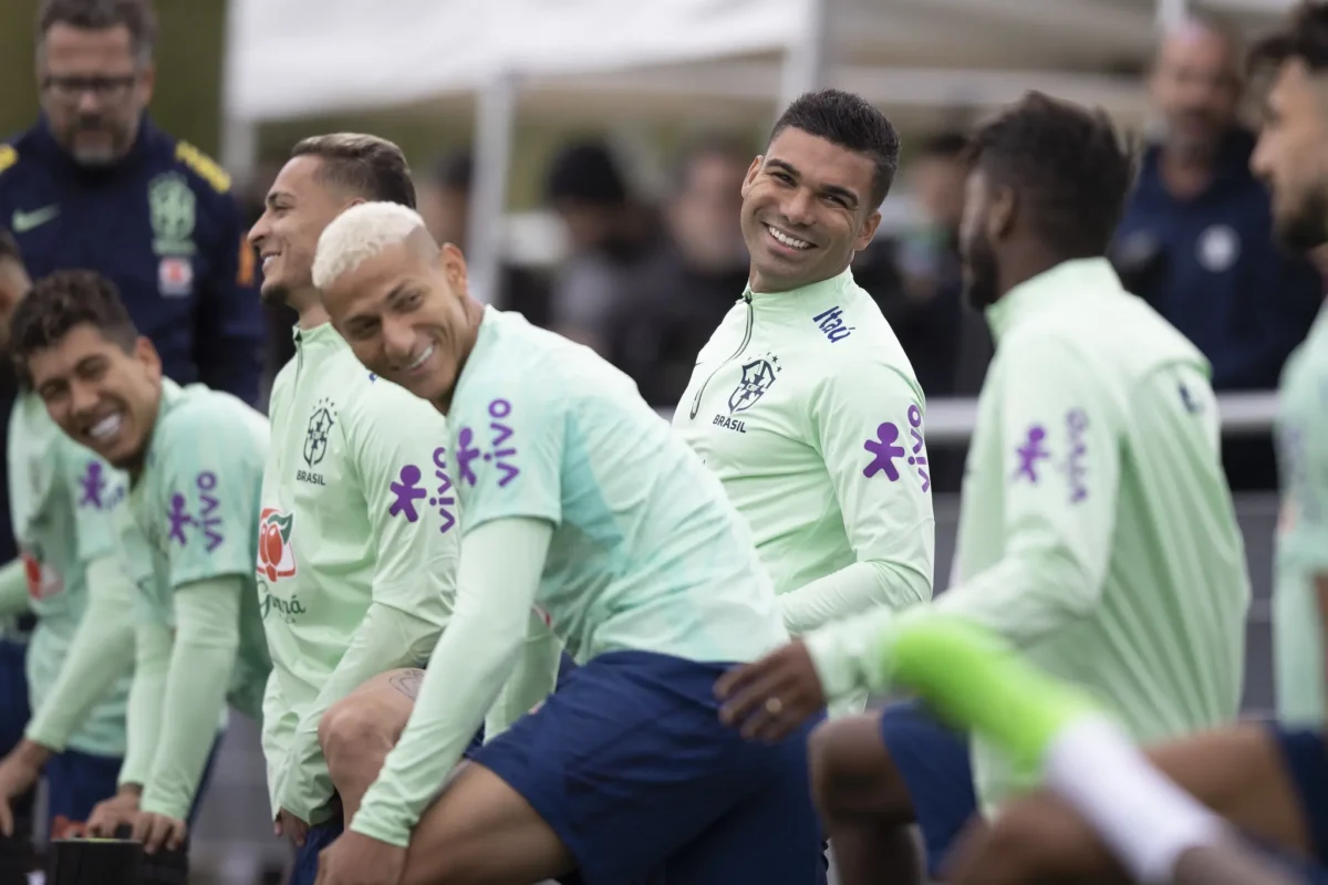 Casemiro e Richarlison: Retorno à Seleção Brasileira após Ausência Superior a um Ano se Aproxima