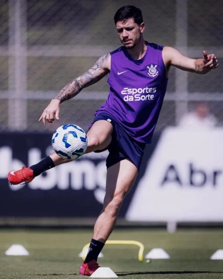 Corinthians mira retorno e almeja Garro antes da parada para o Mundial de Clubes
