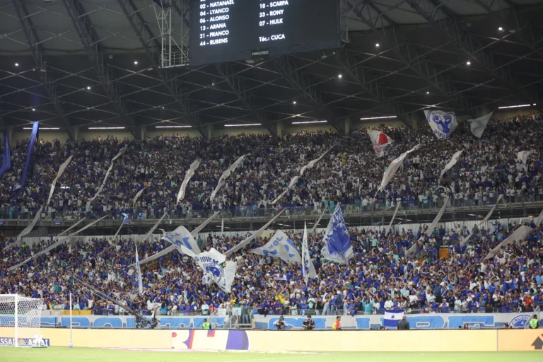 Cruzeiro e Flamengo: Dupla no Ranking de Público do Brasileirão