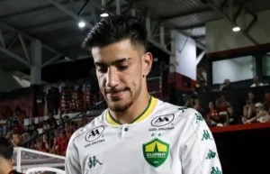 Desentendimento e Suspensão: Pedrinho Afasta-se de Companheiros no Cuiabá