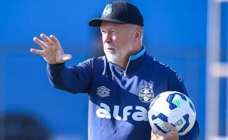 Grêmio de Mano Menezes: Teste Ousado e Ataque Quádruplo contra o CSA na Copa do Brasil