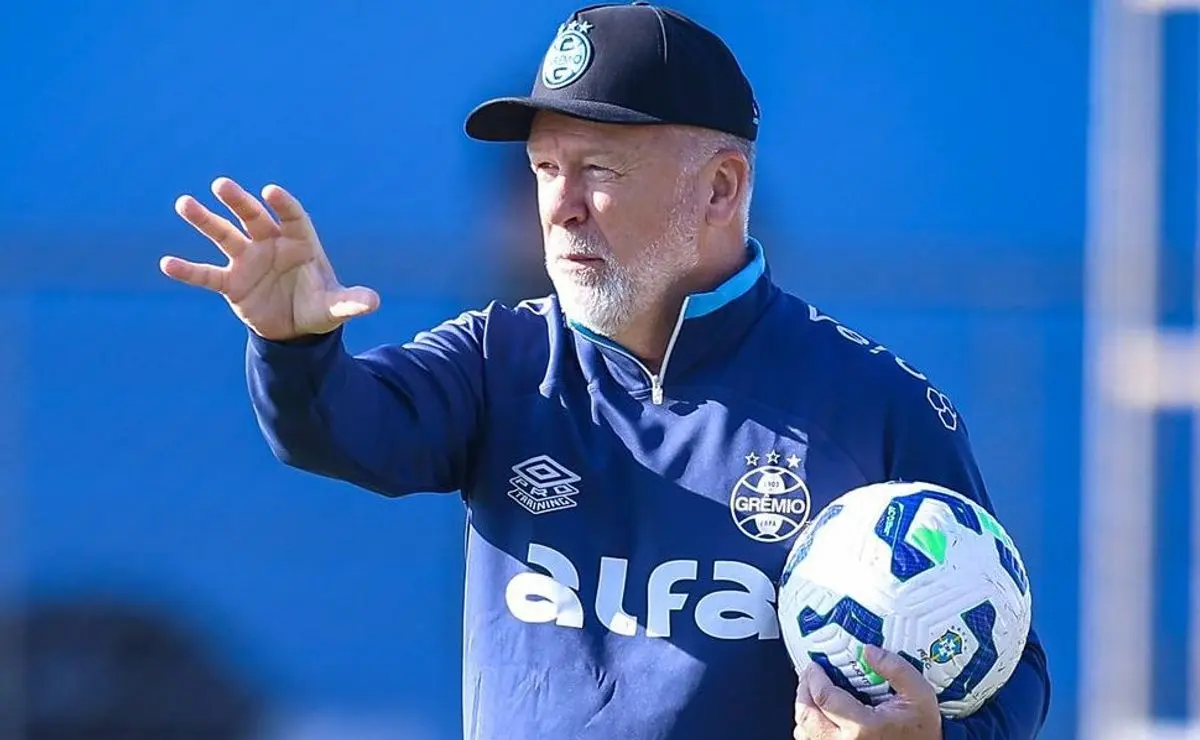 Grêmio de Mano Menezes: Teste Ousado e Ataque Quádruplo contra o CSA na Copa do Brasil
