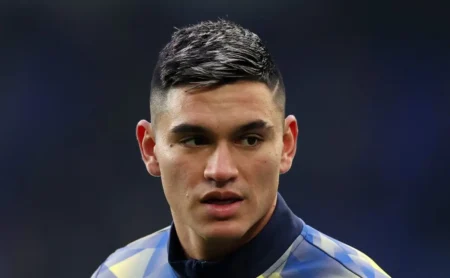 Alcaraz permanece no Everton: Flamengo se aproxima da contratação do meia