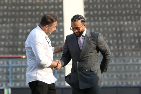 Corinthians descobriu Memphis em site de dados, revela diretor: "Vale a pena?"