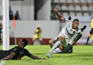 Kayke, Celebrado por Paiva e Destaque, Estende Contrato com o Botafogo