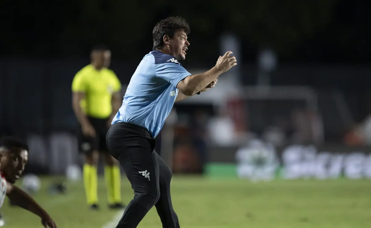 Vasco sobrevive a susto e garante vaga na Copa do Brasil nos pênaltis