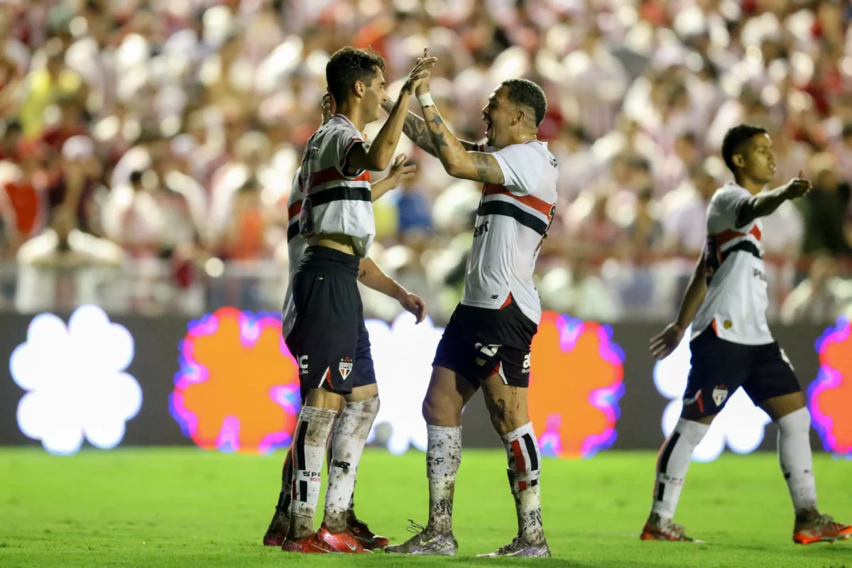 Análise: Oscar e Luciano ditam ritmo do São Paulo rumo à classificação