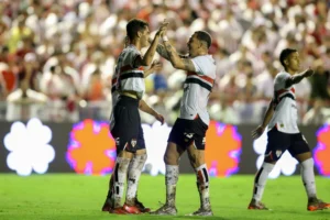 Análise: Oscar e Luciano ditam ritmo do São Paulo rumo à classificação