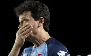 Diniz Explica Evolução Psicológica no Vasco e Admite Busca por Soluções para a Equipe