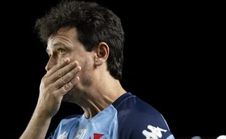 Diniz Explica Evolução Psicológica no Vasco e Admite Busca por Soluções para a Equipe