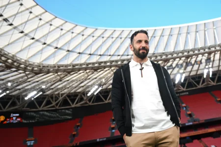 Mourinho e Amorim: portugueses em finais da Liga Europa pelo Manchester United e Sporting